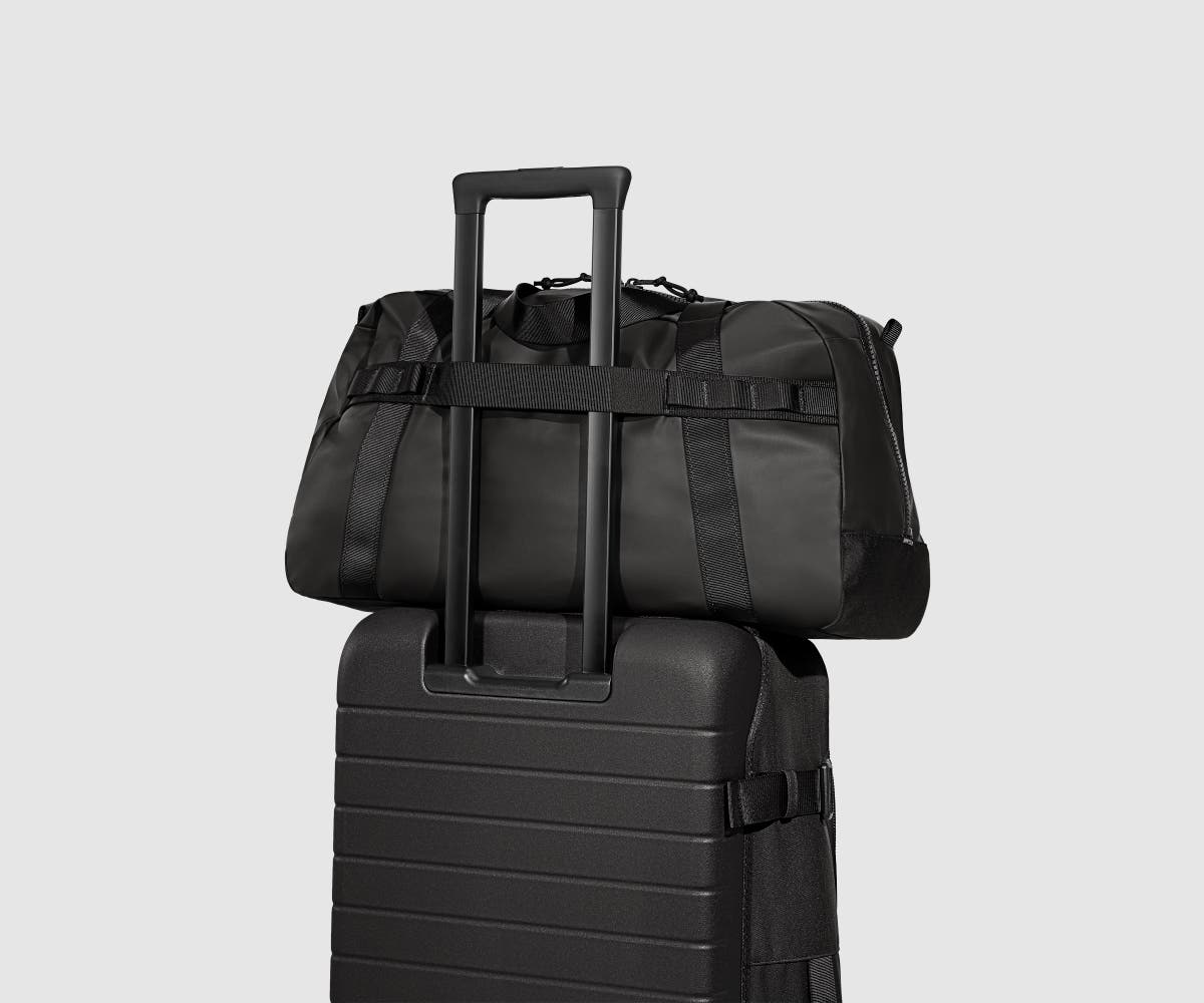 Active Duffle 40L in Jet Black